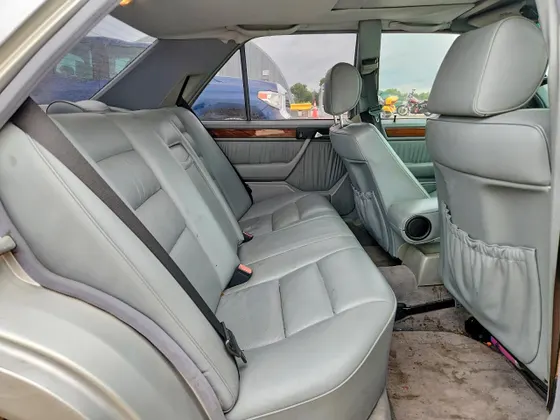 1991 Mercedes-Benz 300 Series 300E