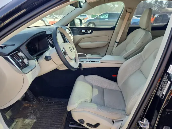 2025 Volvo XC60 Plug-In Hybrid Ultra