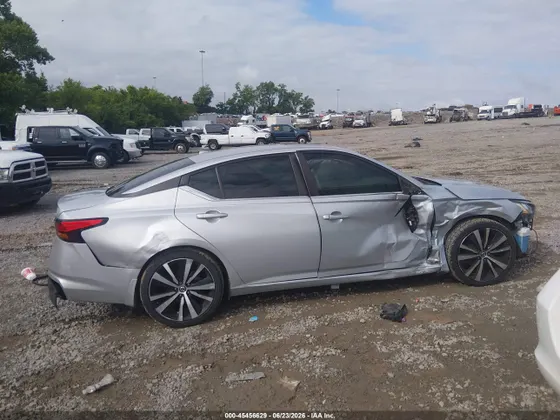 2020 Nissan Altima 2.5 SR