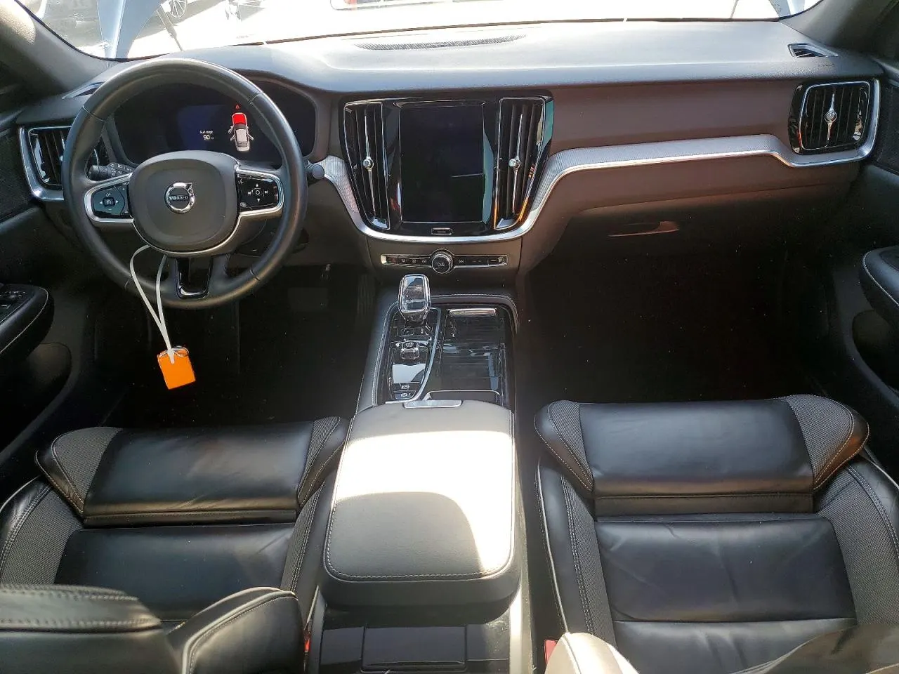 2024 Volvo S60 Recharge Plug-In Hybrid Plus Black Edition