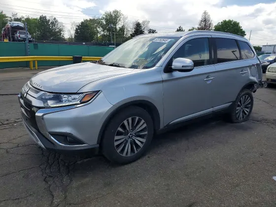 2020 Mitsubishi Outlander ES