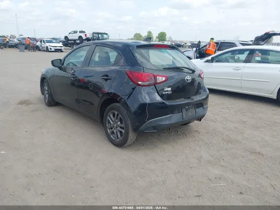 2020 Toyota Yaris Hatchback LE