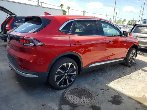 2024 VinFast VF 8 Plus