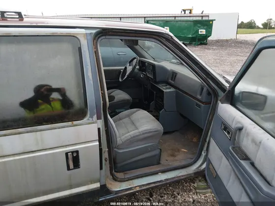 1990 Plymouth GRAND VOYAGER LE