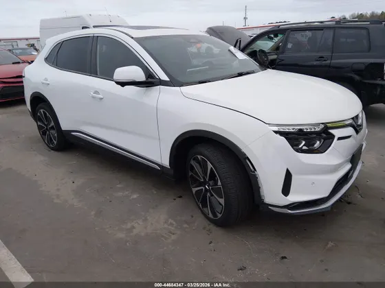 2025 VinFast VF 8 Plus