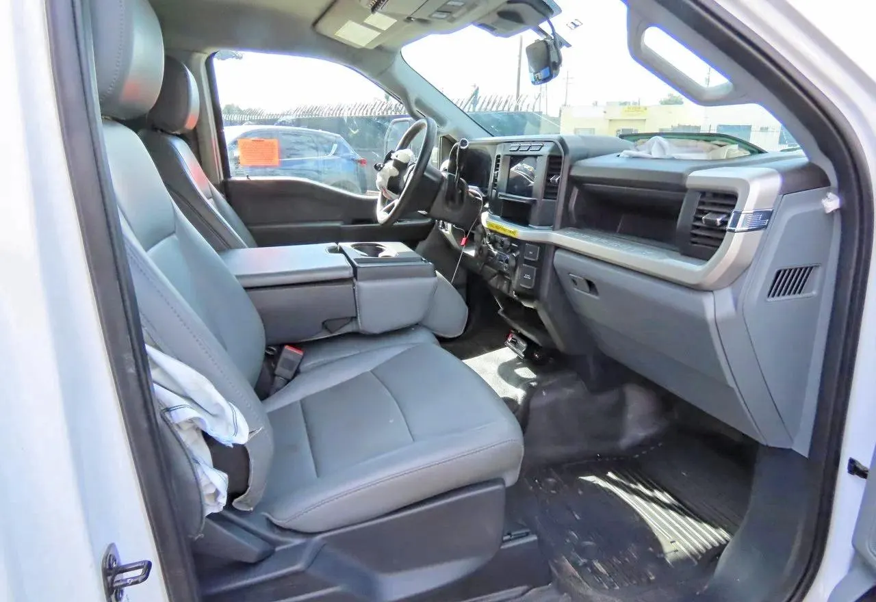 2024 Ford Super Duty F-450 DRW XL