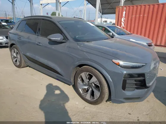 2025 Audi Q6 e-tron Prestige
