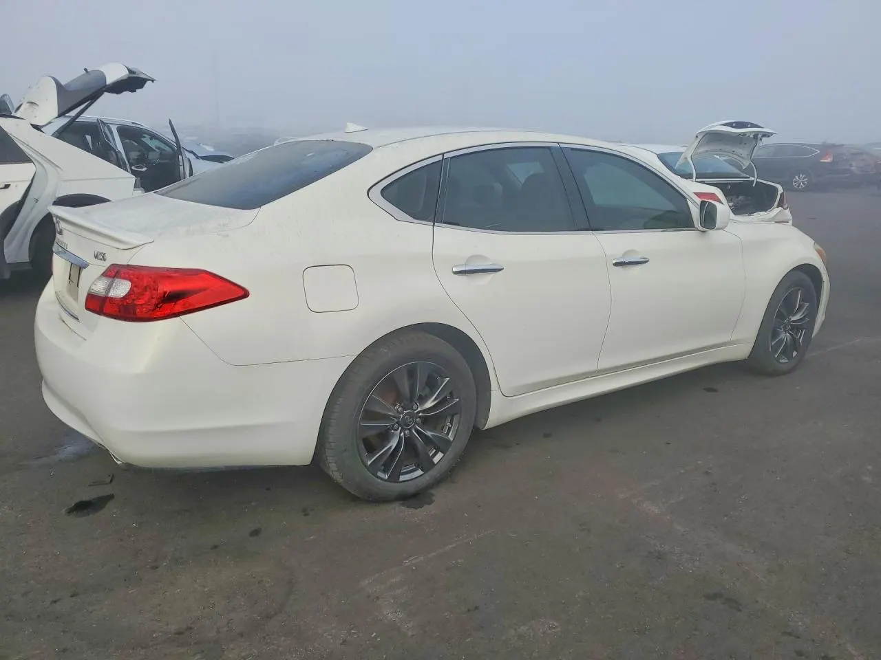 2011 INFINITI M56