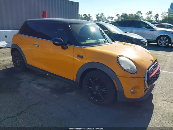 2017 MINI Hardtop 2 Door Cooper