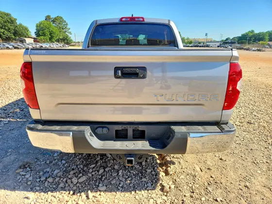 2021 Toyota Tundra 2WD SR5