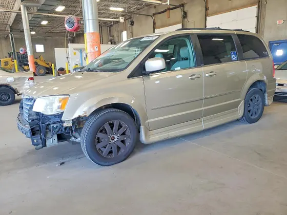 2009 Chrysler Town & Country Touring