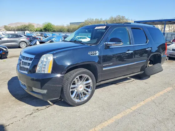 2013 Cadillac Escalade Platinum Edition