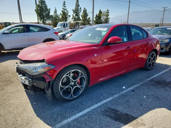 2022 Alfa Romeo Giulia Veloce