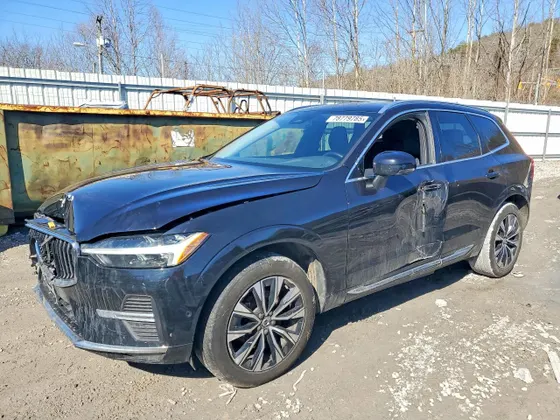 2023 Volvo XC60 Plus Bright Theme