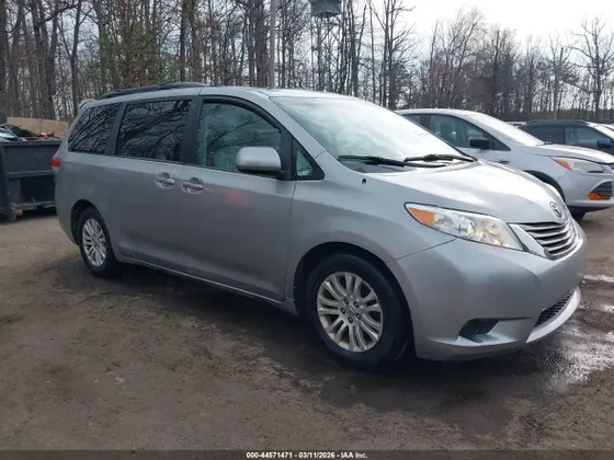 2014 Toyota Sienna XLE
