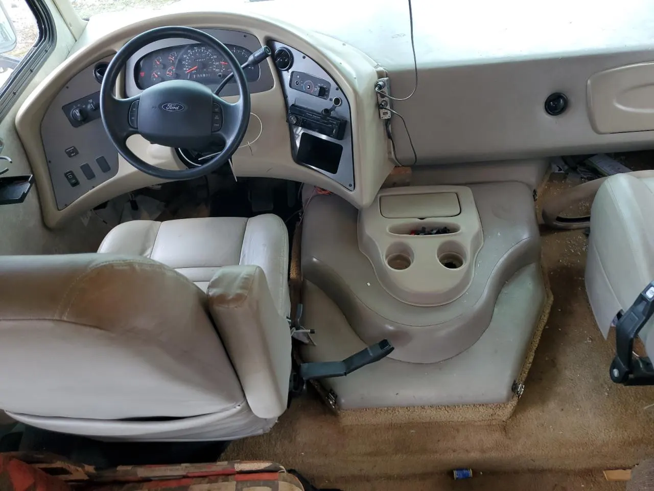 2004 Ford F-550 SUPER DUTY STRIPPED CHASSIS