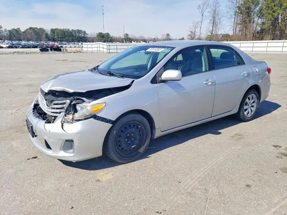 2013 Toyota Corolla LE