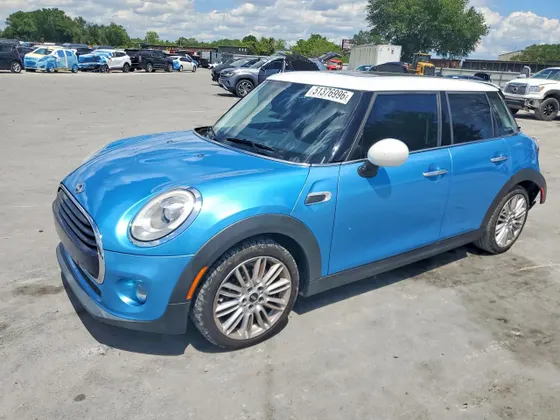 2016 MINI Cooper Hardtop 4 Door COOPER