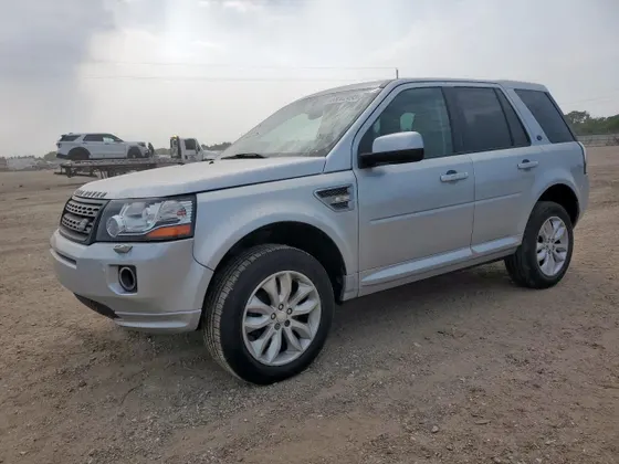 2015 Land Rover LR2 SE