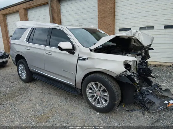 2023 GMC Yukon SLT