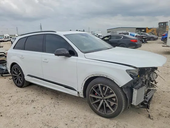2021 Audi SQ7 Premium Plus