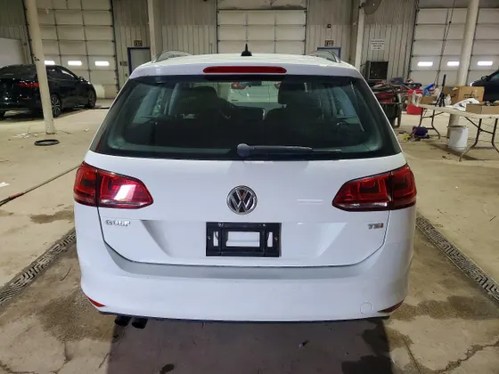 2017 Volkswagen Golf SportWagen S