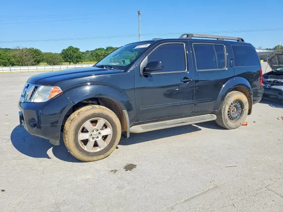2012 Nissan Pathfinder SV