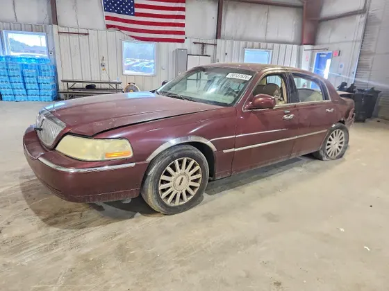 2004 Lincoln Town Car Signature