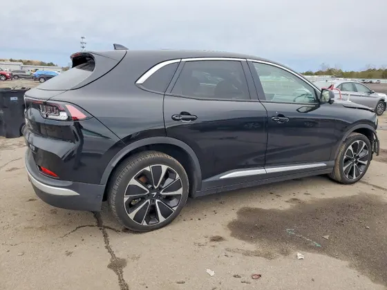 2024 VinFast VF 8 Plus