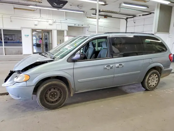 2004 Chrysler Town & Country LX