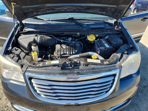 2014 Chrysler Town & Country Touring