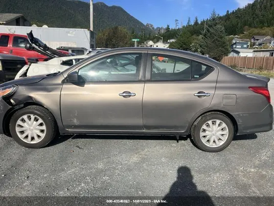 2016 Nissan Versa S Plus