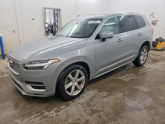 2024 Volvo XC90 Core Bright Theme