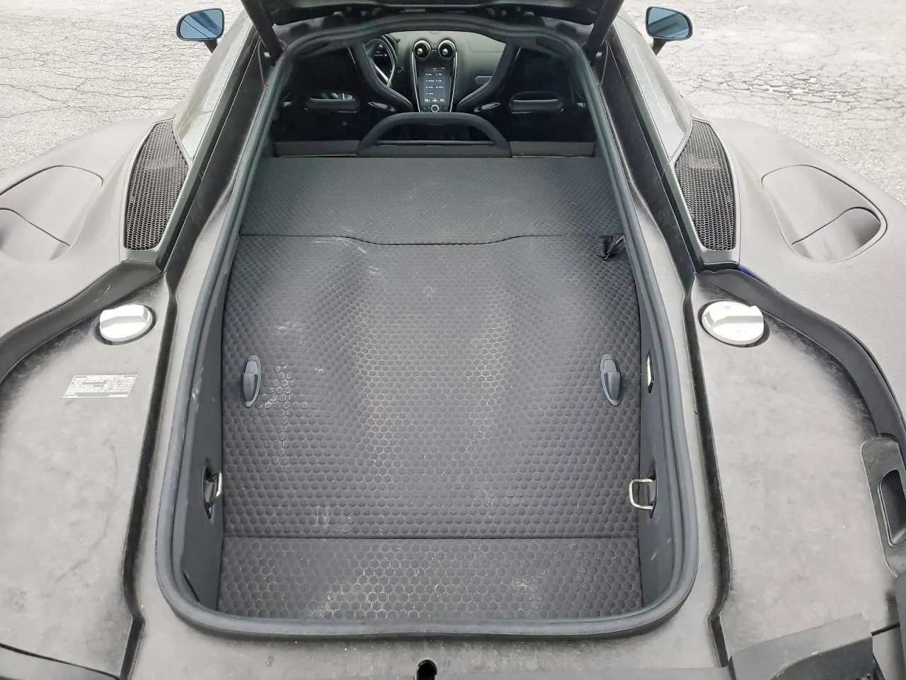 2023 McLaren GT