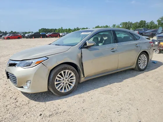 2014 Toyota Avalon Hybrid XLE Touring