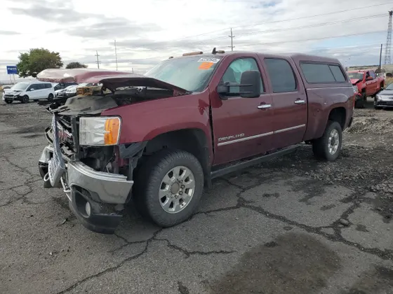 2014 GMC Sierra 3500HD SRW Denali