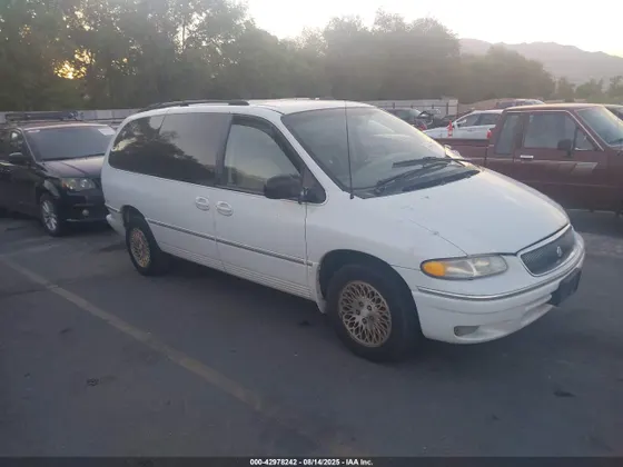 1996 Chrysler Town & Country LXi