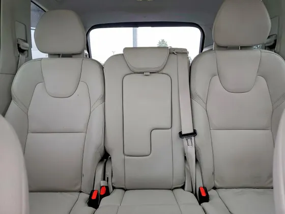 2025 Volvo XC90 Plug-In Hybrid Plus