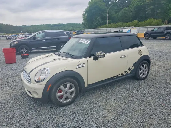 2010 MINI Cooper Hardtop COOPER