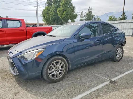 2017 Toyota Yaris iA