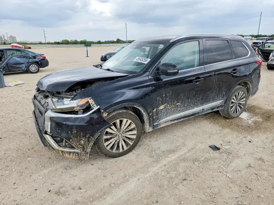 2020 Mitsubishi Outlander ES