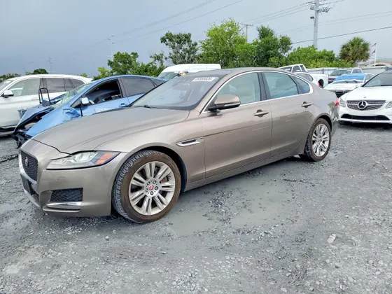 2017 Jaguar XF 35t Prestige