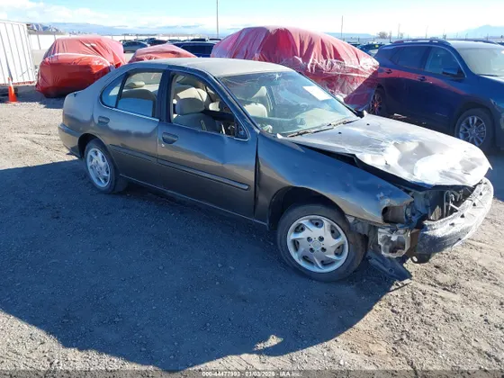 1998 Nissan Altima XE