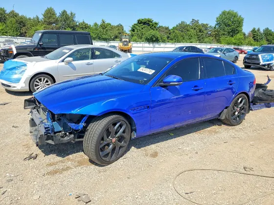 2017 Jaguar XE 35t R-Sport