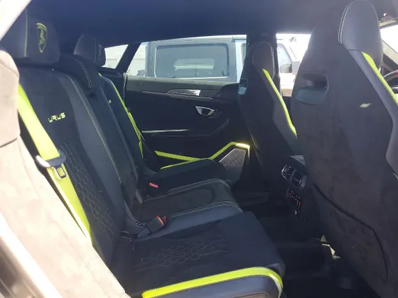 2023 Lamborghini Urus Performante