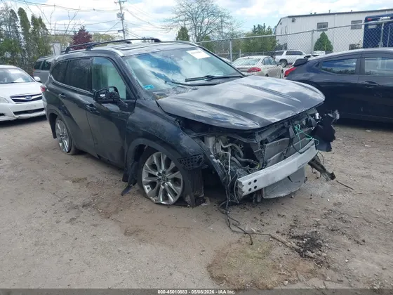 2023 Toyota Highlander Platinum