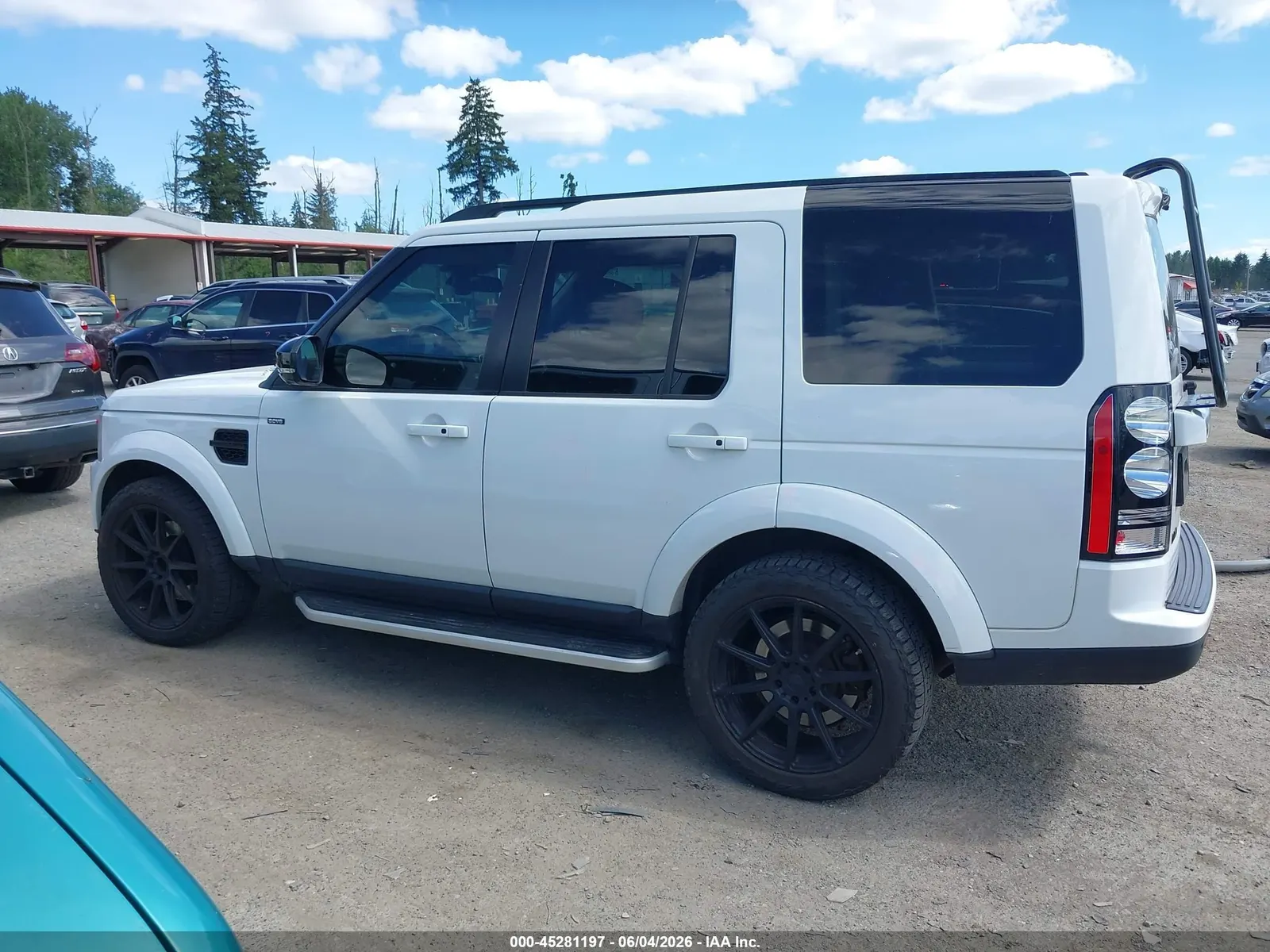 2014 Land Rover LR4 LUX
