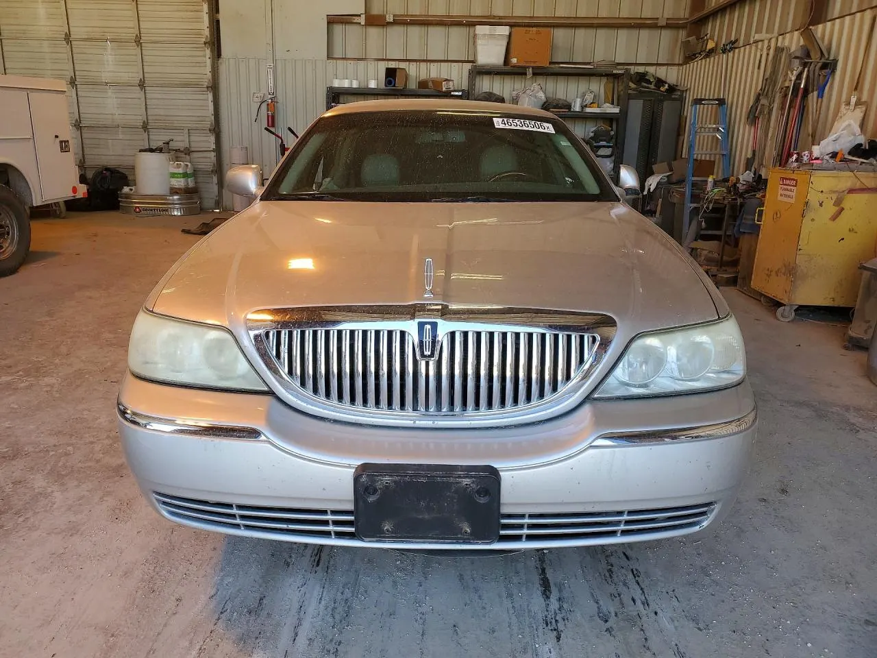 2010 Lincoln Town Car Signature Limited