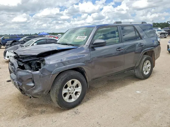 2023 Toyota 4Runner SR5