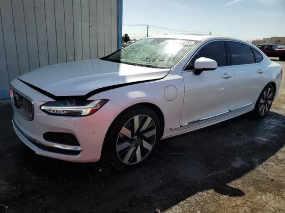 2024 Volvo S90 Recharge Plug-In Hybrid Ultimate